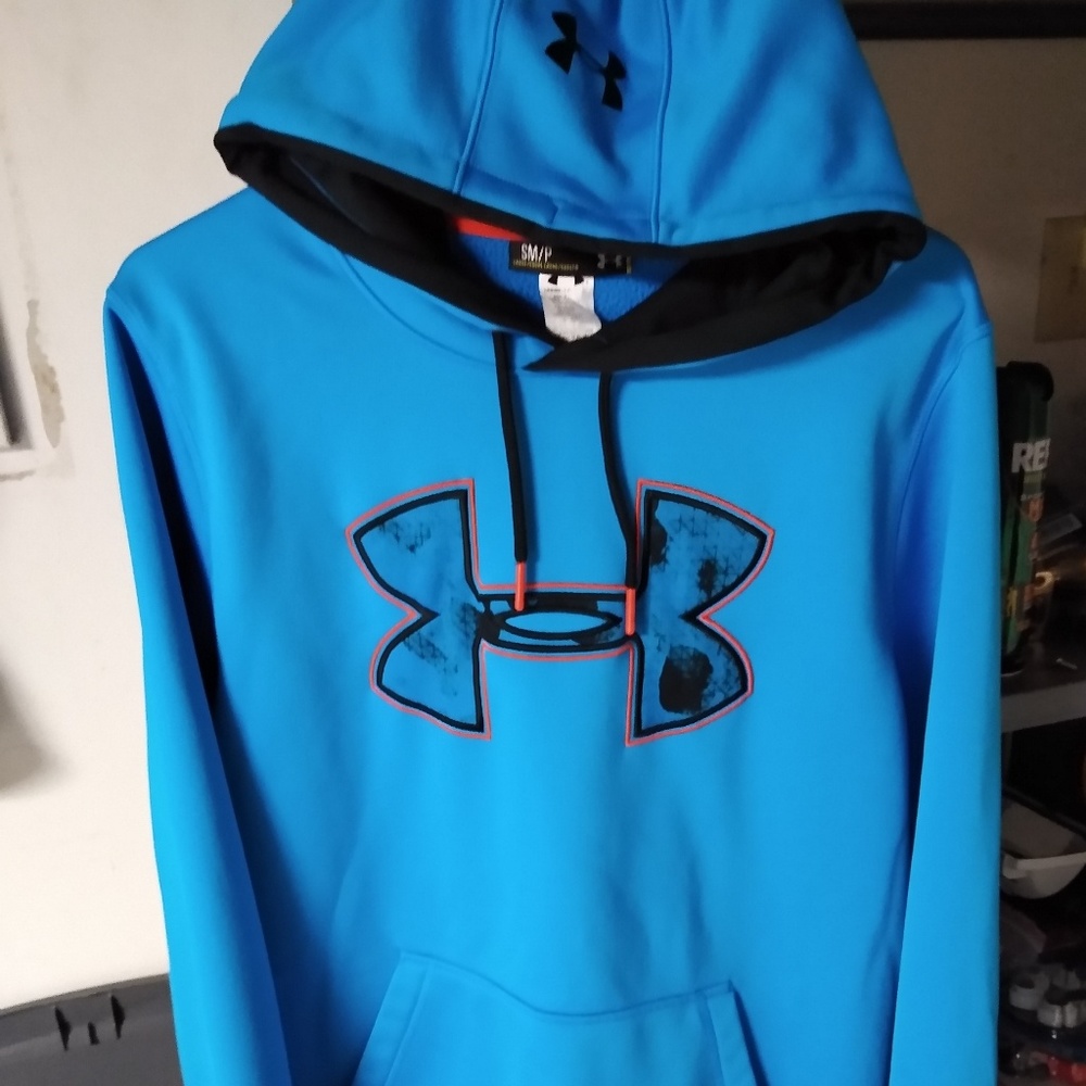 Men's small under armour hoodie